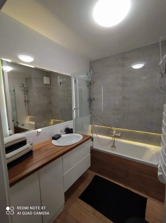 Apartament Gdynia Centrum - Silvaking Dla Wymagajacych Exterior foto